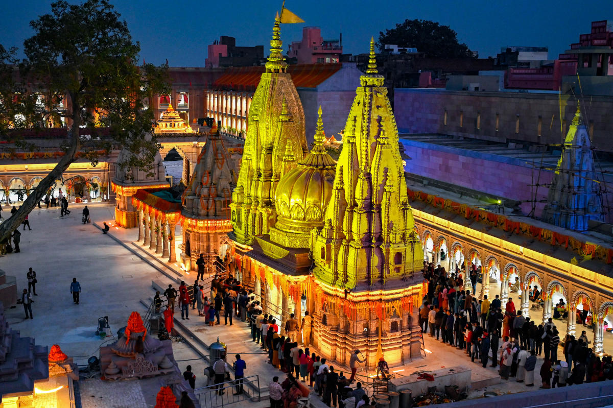 Kashi Vishwanath Temple Darshan | Varanasi Sightseeing