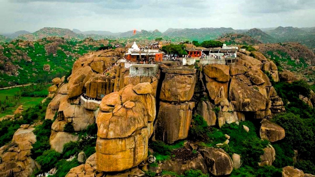 Day 4: Anjanadri Hill and Anegundi Excursion
